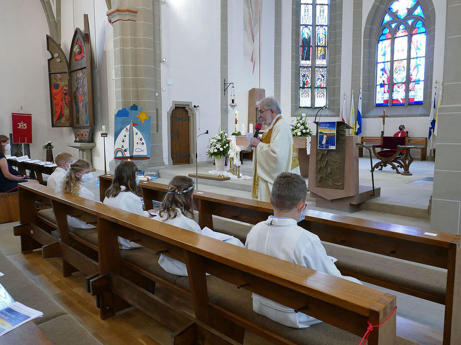 Feier der 1. Heiligen Kommunion in Sankt Crescentius (Foto: Karl-Franz Thiede)